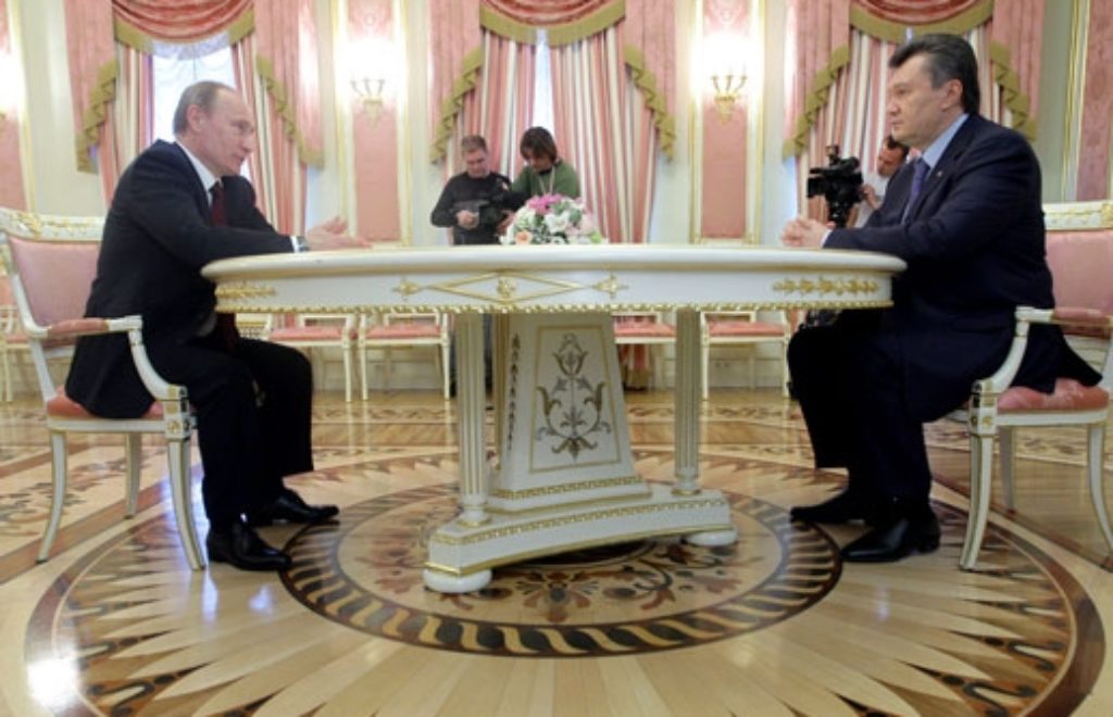 Vladimir_Putin_in_Ukraine_April_2011-2.jpg