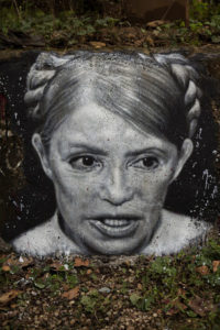 400px-Yulia_Tymoshenko_graffiti.jpg