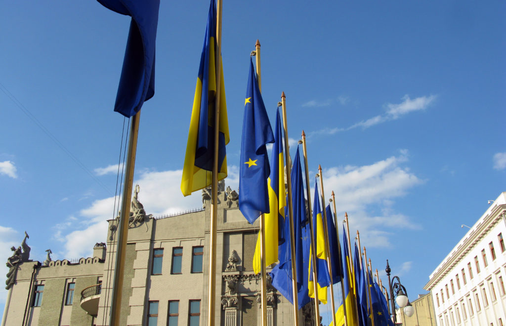 Flags_of_EU_and_Ukraine.jpg
