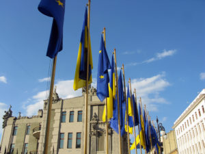 Flags_of_EU_and_Ukraine.jpg