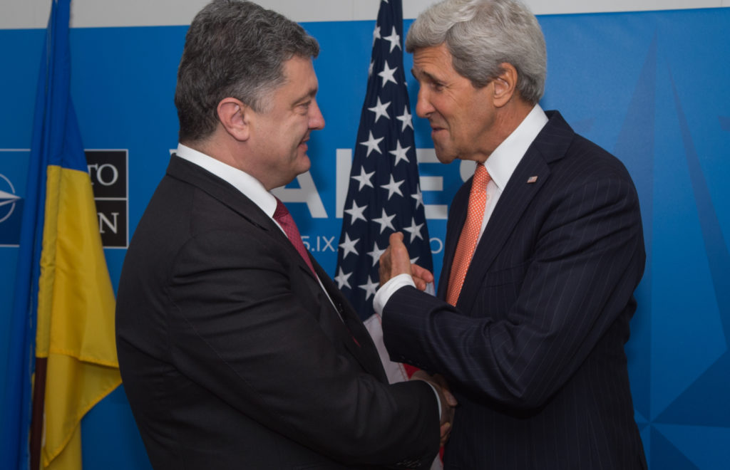 Secretary Kerry Holds Bilateral Meeting With Ukrainian President Poroshenko at NATO Summit in Wales 15138223502